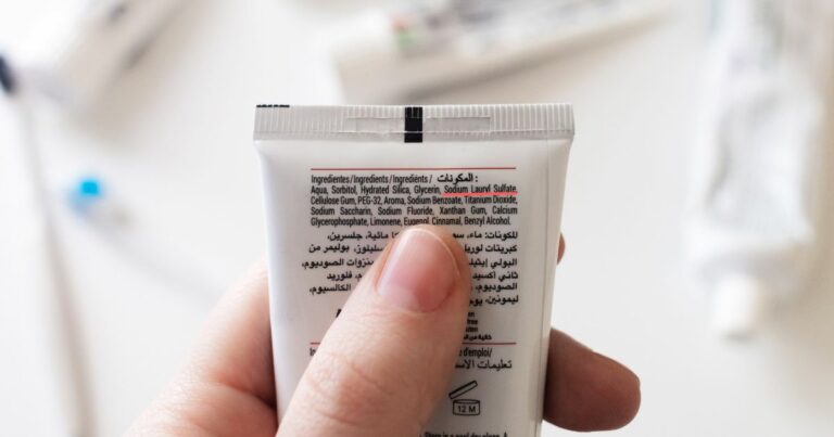 Czy SLS i SLES w kosmetykach to bezpieczne substancje - obrazek wyróżniający