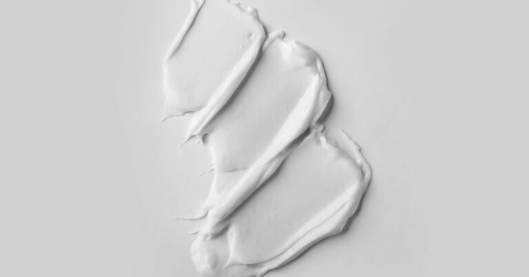 Czym są emolienty i kiedy je stosować? - obrazek wyróżniający