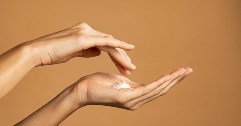 Pielęgnacja dłoni - obrazek wyróżniający