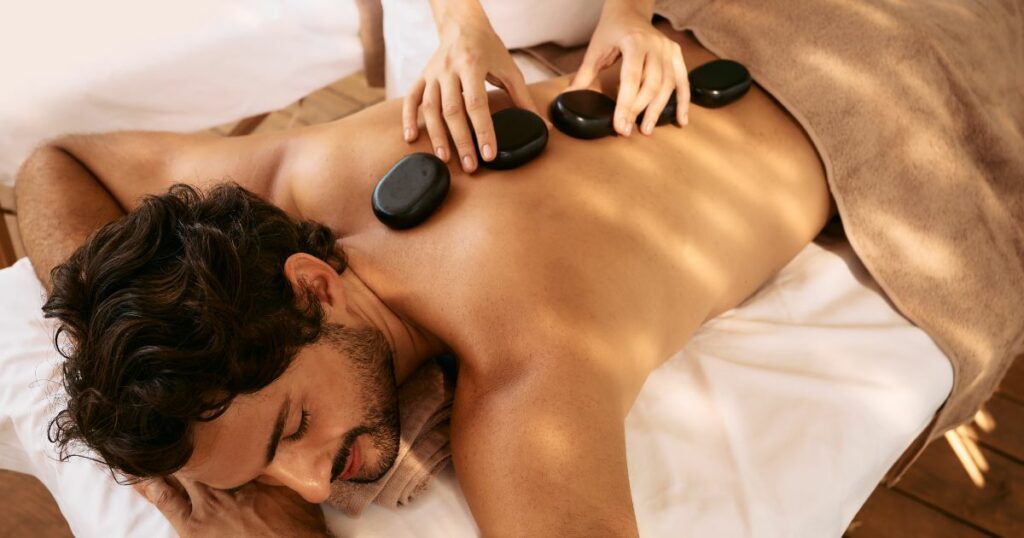 Masaż gorącymi kamieniami–na co pomaga i jakie daje efekty - obrazek wyróżniający