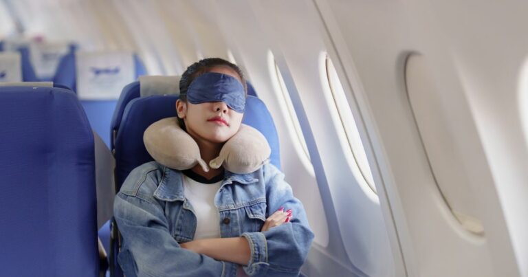 Jet lag–jak szybciej przestawić się na nową strefę czasową - obrazek wyróżniający